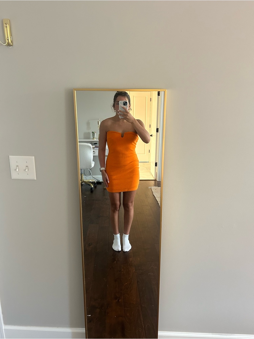 Curve-Hugging Strapless Mini Dress in Bright Orange